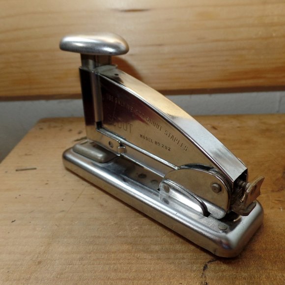 Vintage ACE SCOUT stapler model 202 - Picture 4 of 12